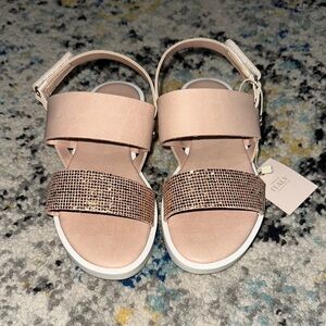 Girls Giulia Palai Rose Gold Sandals. NWT. Size 1.
